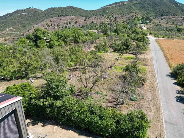 Fallbrook, CA 92028,Rainbow Crest