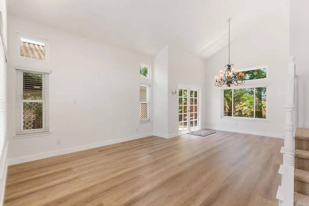 Fallbrook, CA 92028,407 Debra Ann Drive