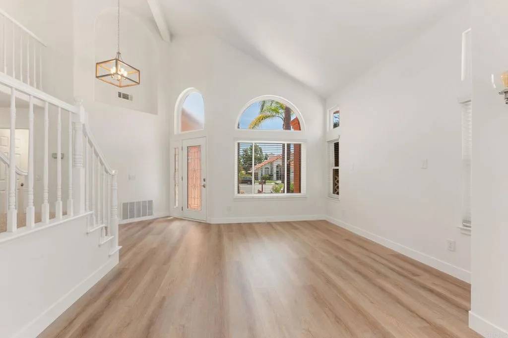 Fallbrook, CA 92028,407 Debra Ann Drive