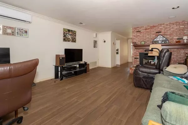 Carlsbad, CA 92008,4906 VIA HINTON