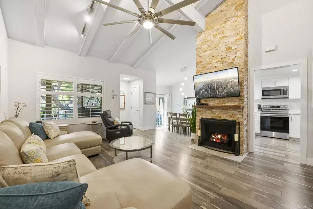 Carlsbad, CA 92009,2352 Altisma Way #13