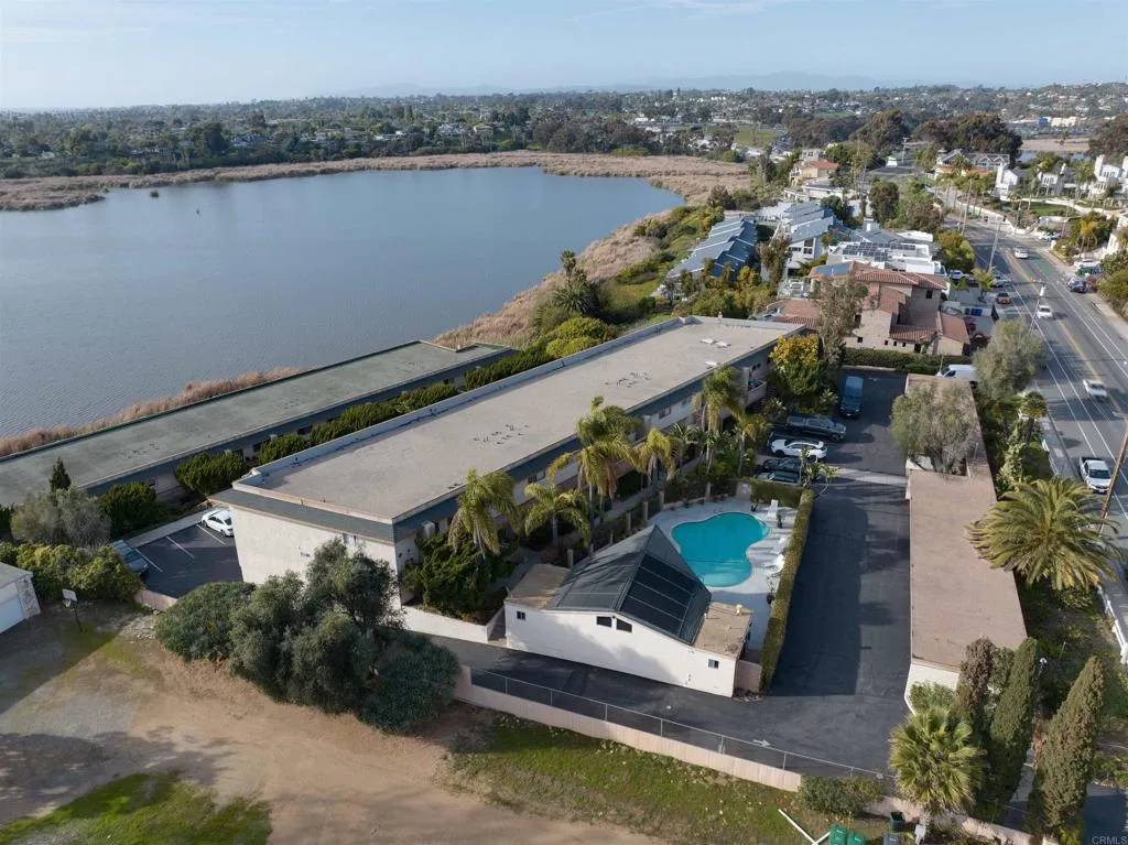 2475 Jefferson #103, Carlsbad, CA 92008