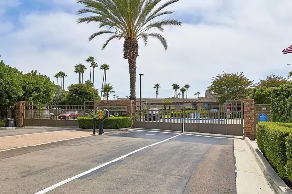 Carlsbad, CA 92011,7024 San Bartolo #19 A