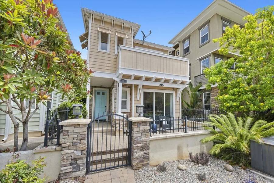 432 S Cleveland Street, Oceanside, CA 92054