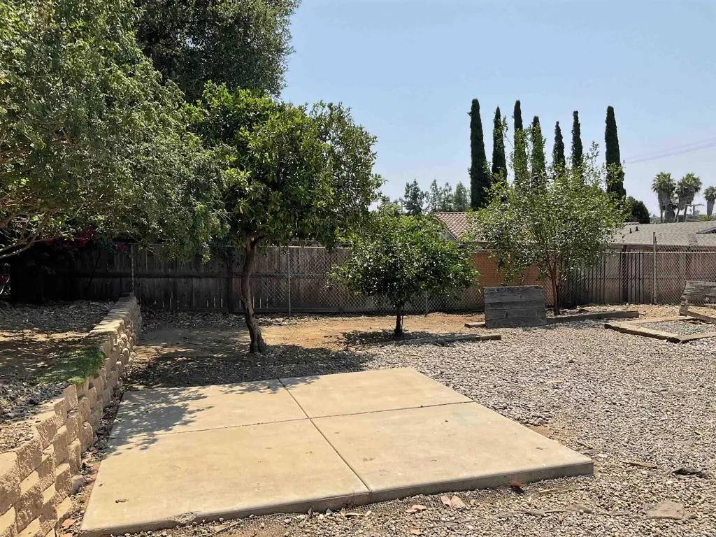 Fallbrook, CA 92028,1110 E ALVARADO Street
