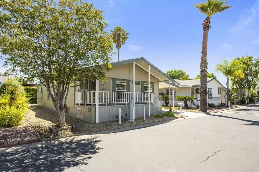525 W El Norte Parkway ##301, Escondido, CA 92026