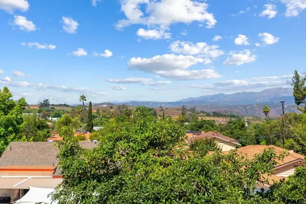 Fallbrook, CA 92028,425 E Dougherty Street
