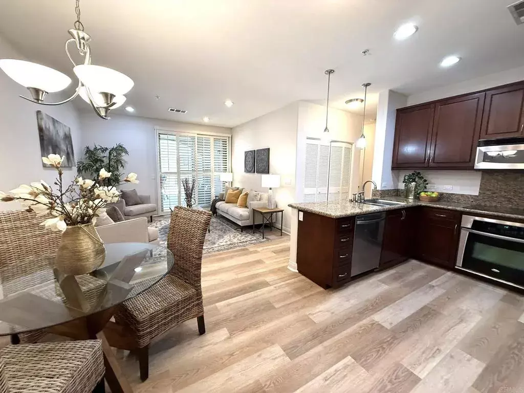 San Diego, CA 92130,3887 Pell Place