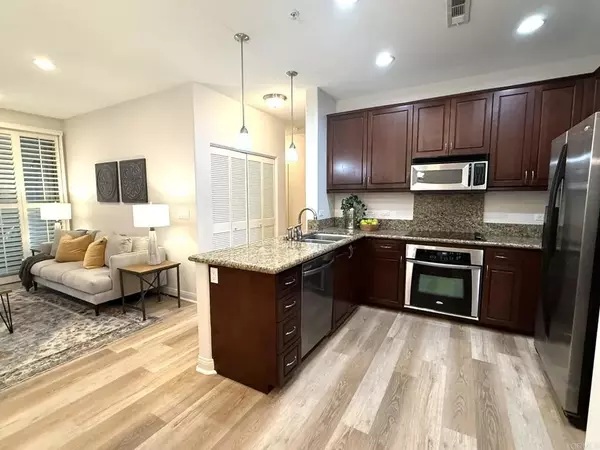 San Diego, CA 92130,3887 Pell Place #134