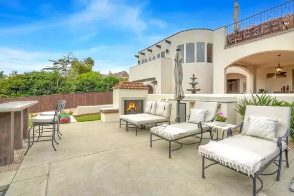 Encinitas, CA 92024,1007 Eolus Avenue