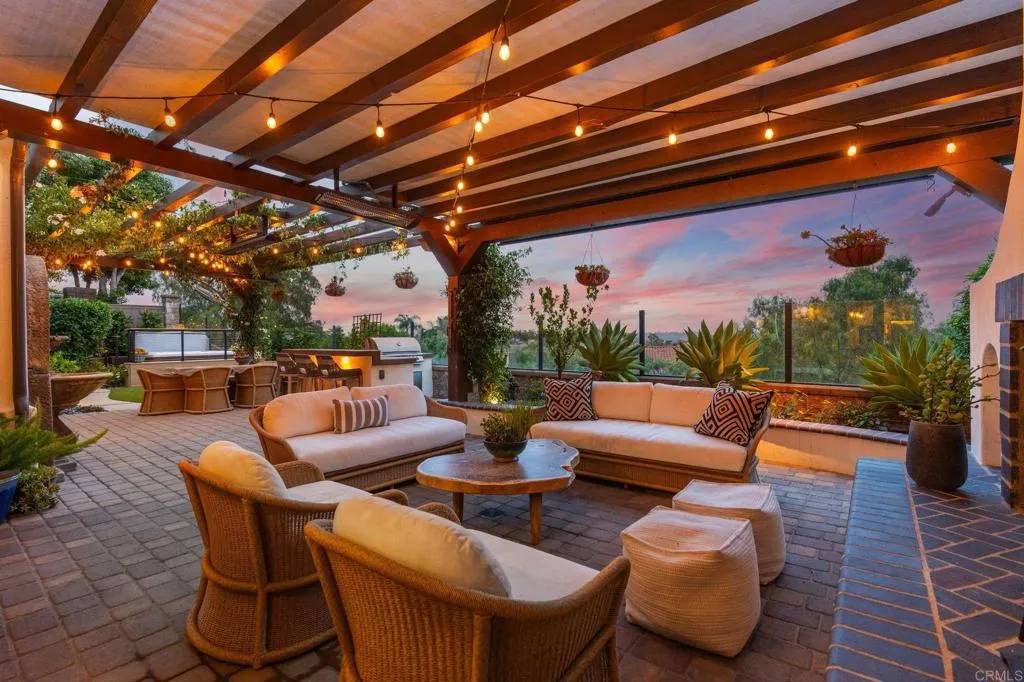 Carlsbad, CA 92009,7691 Circulo Sequoia