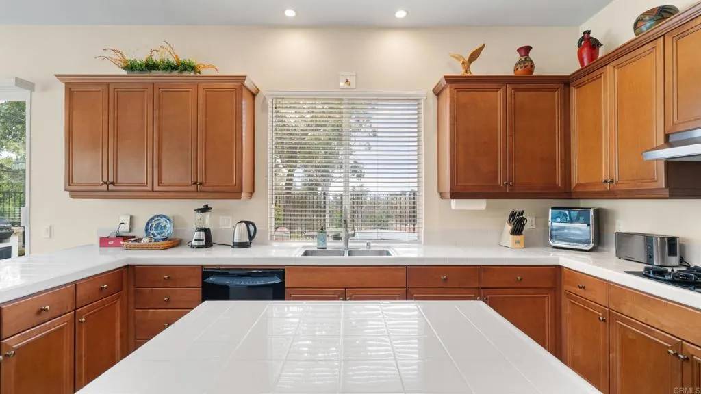 Carlsbad, CA 92008,2225 David Place