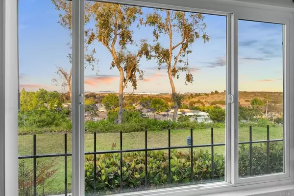 Oceanside, CA 92057,3839 Vista Campana South #32