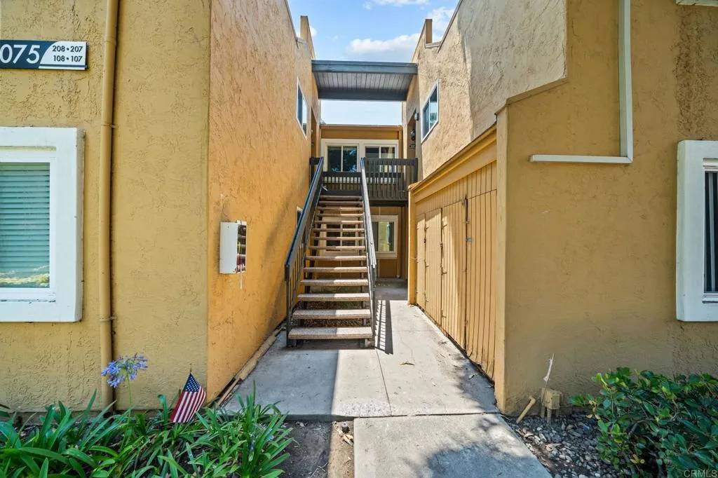 San Diego, CA 92127,17075 W Bernardo Drive #208