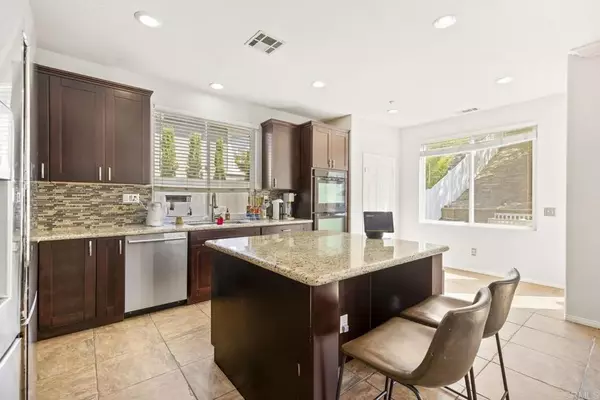 Vista, CA 92084,814 Sierra Verde