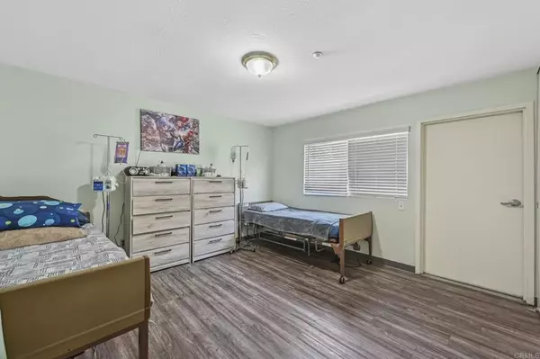 San Diego, CA 92114,5979 Harps Court