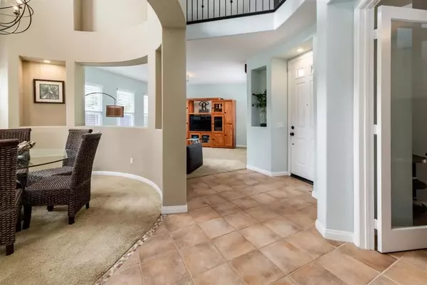 Carlsbad, CA 92011,1749 Skimmer Court