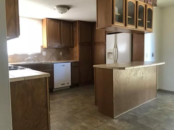 Escondido, CA 92027,1681 E Mission Avenue