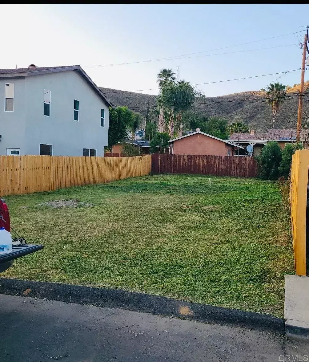 Lake Elsinore, CA 92530,759 Lake St