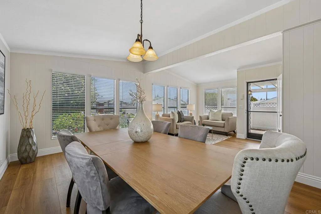 631 Via Costa Rica, Vista, CA 92081