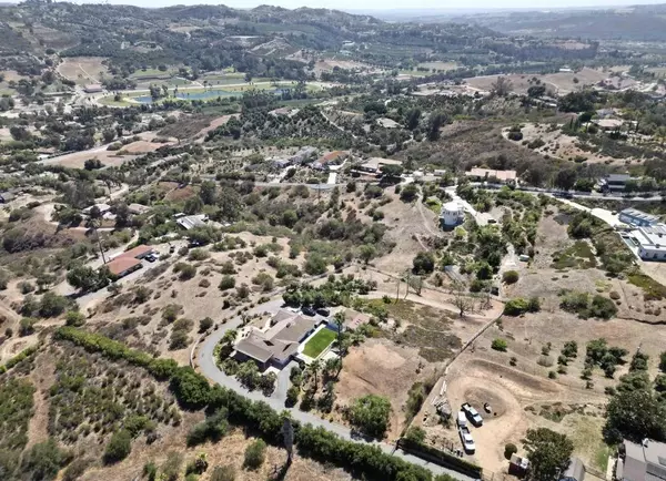 Bonsall, CA 92003,31555 Cottontail Lane