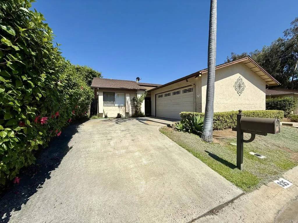 935 Woodcreek Road, Fallbrook, CA 92028