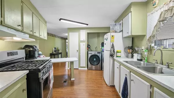 Escondido, CA 92027,2700 E Valley Parkway #315