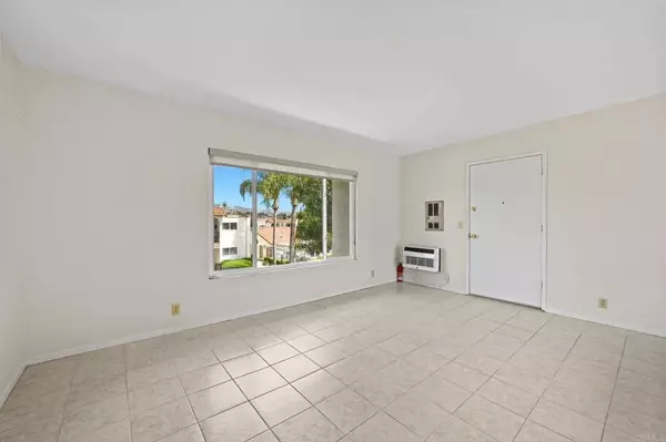 Vista, CA 92083,230 Candice Place