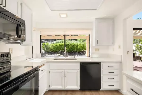 San Diego, CA 92128,12115 Caddy Row