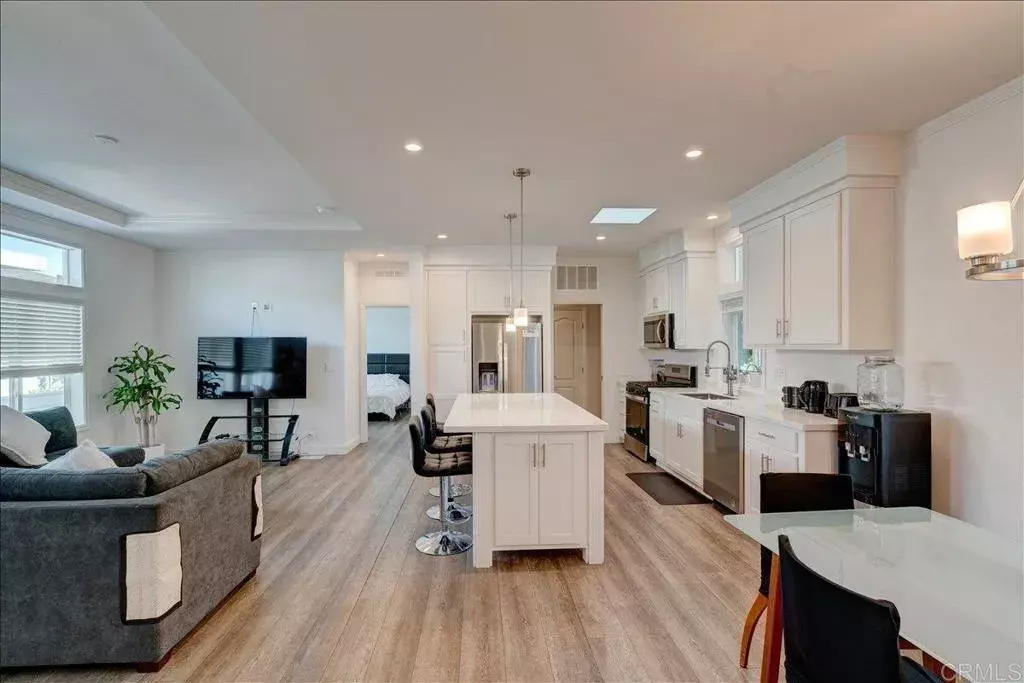 Oceanside, CA 92054,85 Oakwood