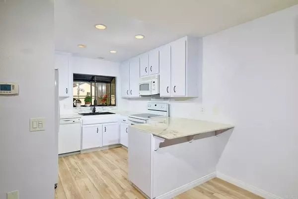 Carlsbad, CA 92009,3116 Vista Bonita