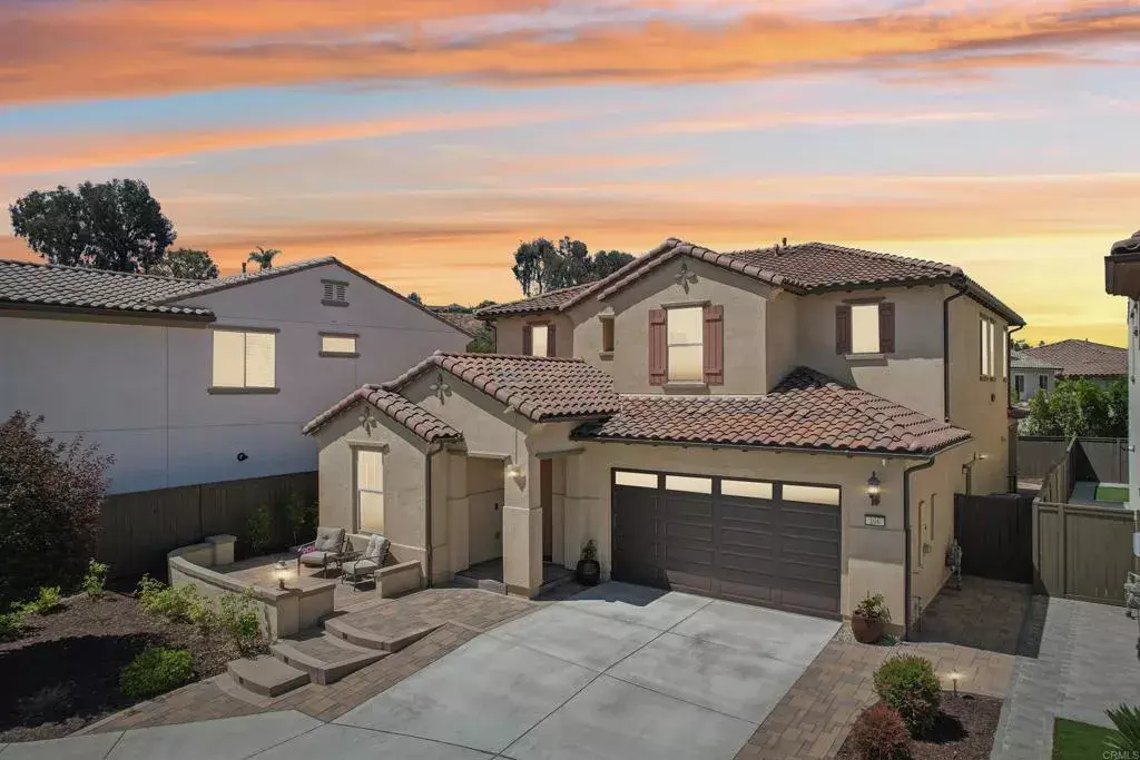 Vista, CA 92083,106 Flores Ln
