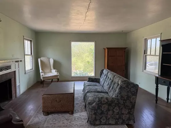 Fallbrook, CA 92028,1705 E Alvarado Street