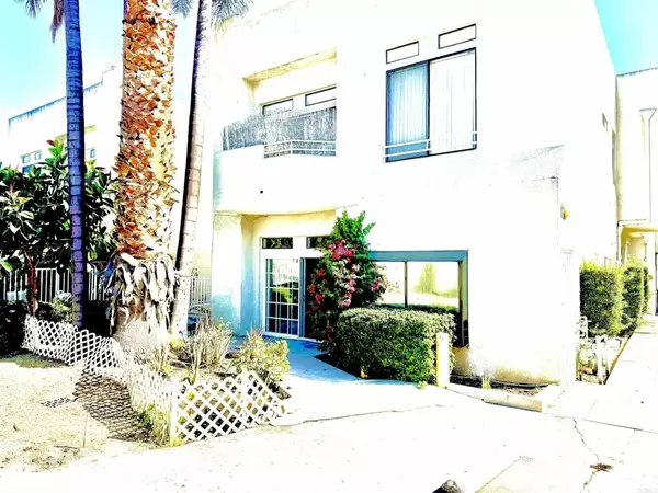 20920 COMMUNITY Street #7, Canoga Park, CA 91304