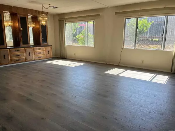 Escondido, CA 92026,2250 N Broadway #69