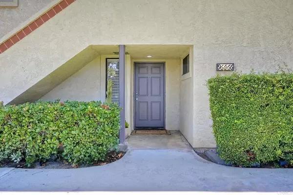 Vista, CA 92081,966 Lupine Hills Dr #66