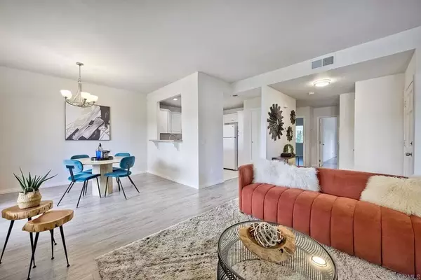966 Lupine Hills Dr #66, Vista, CA 92081