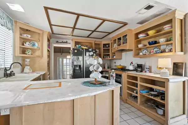 Anaheim, CA 92087,346 S Silverbrook Drive