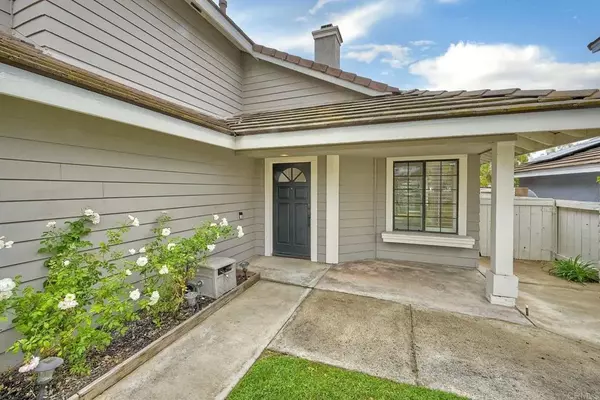 Carlsbad, CA 92009,3215 Calle Vallarta