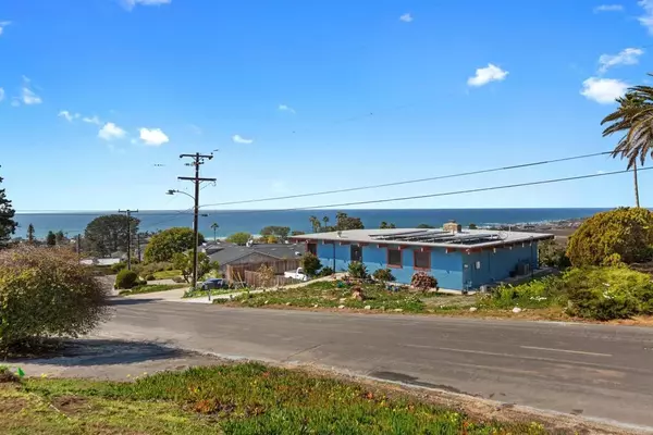 Solana Beach, CA 92075,513 Canyon Drive