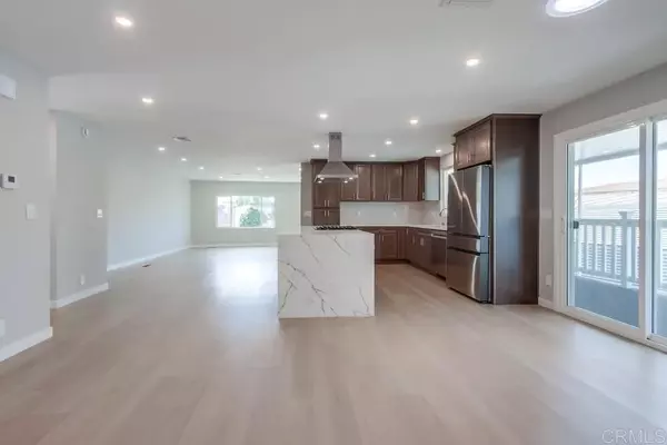 Carlsbad, CA 92011,7320 San Bartolo #217