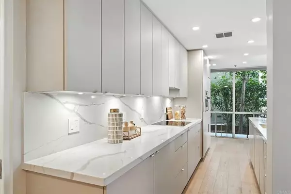 La Jolla, CA 92037,800 PROSPECT Street #1F