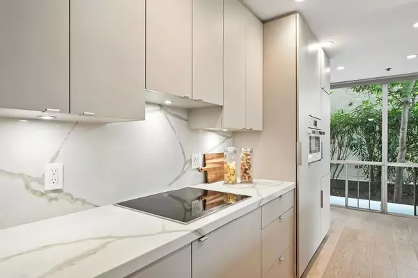 La Jolla, CA 92037,800 PROSPECT Street #1F