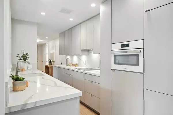 La Jolla, CA 92037,800 PROSPECT Street #1F