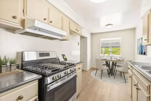 Vista, CA 92084,1653 Anza Avenue