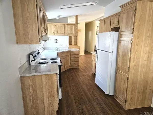 Escondido, CA 92026,8975 Lawrence Welk Drive #4