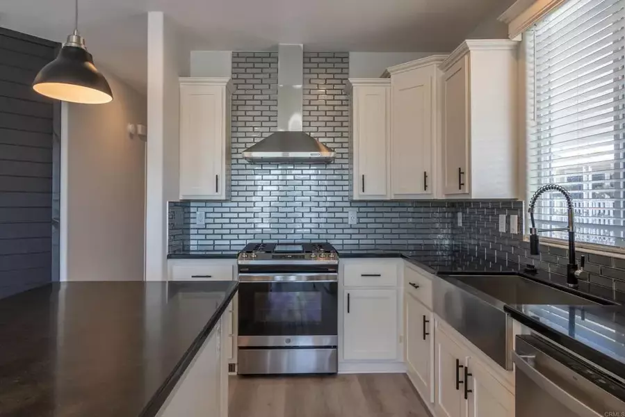 2003 Bayview Heights Dr #108, San Diego, CA 92105