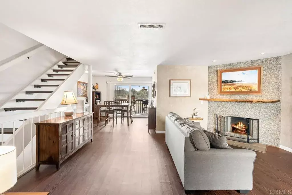 San Diego, CA 92119,6986 Caminito Perico