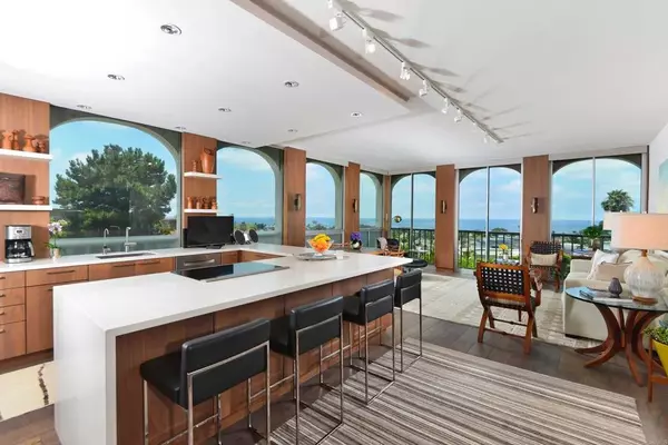 1001 Genter #2J, La Jolla, CA 92037