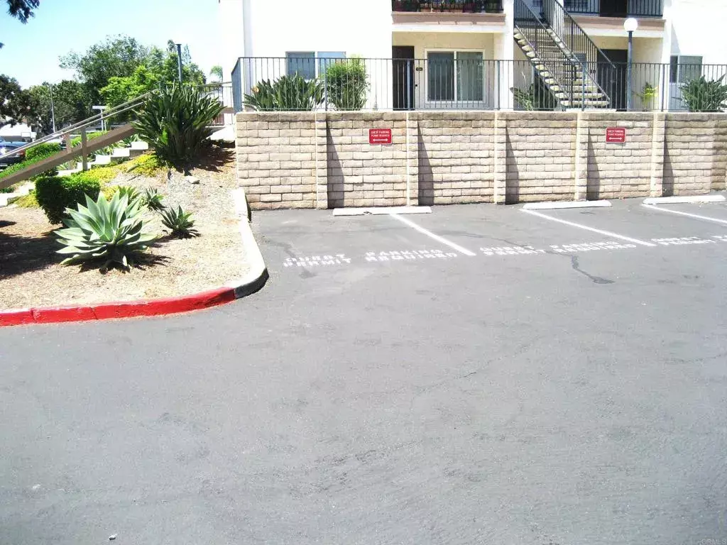 Vista, CA 92083,244 Candice Place